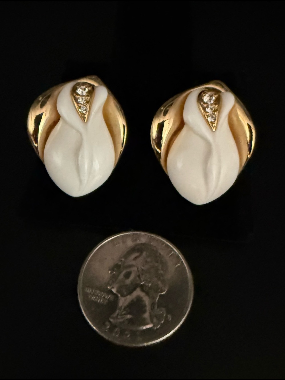 Vintage Kenneth Jay Lane White Acrylic & Rhinestone Earrings Gold Tone Metal - Picture 2 of 4